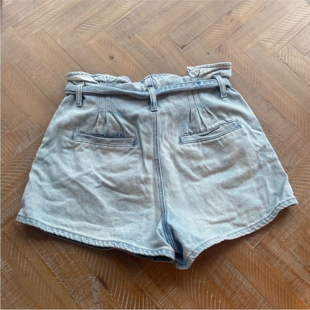 American Eagle Women's Light Blue Denim Shorts - Picture 2 of 4